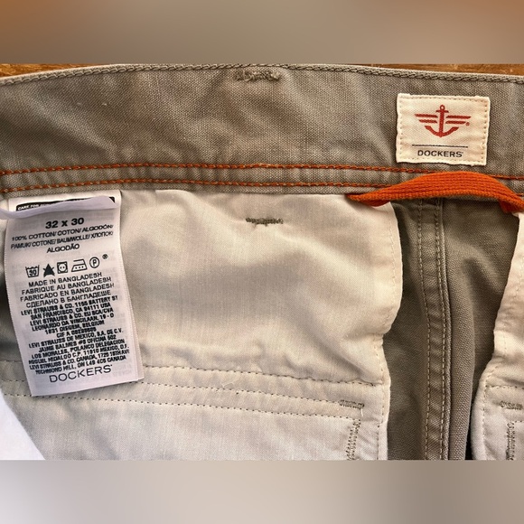 Dockers Pants, zippered cargo pockets - Picture 2 of 4